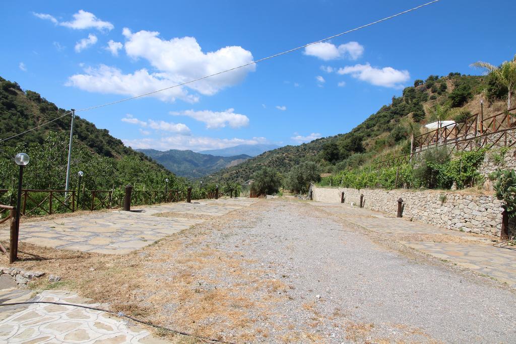 Profetina Village Motta Camastra Bagian luar foto